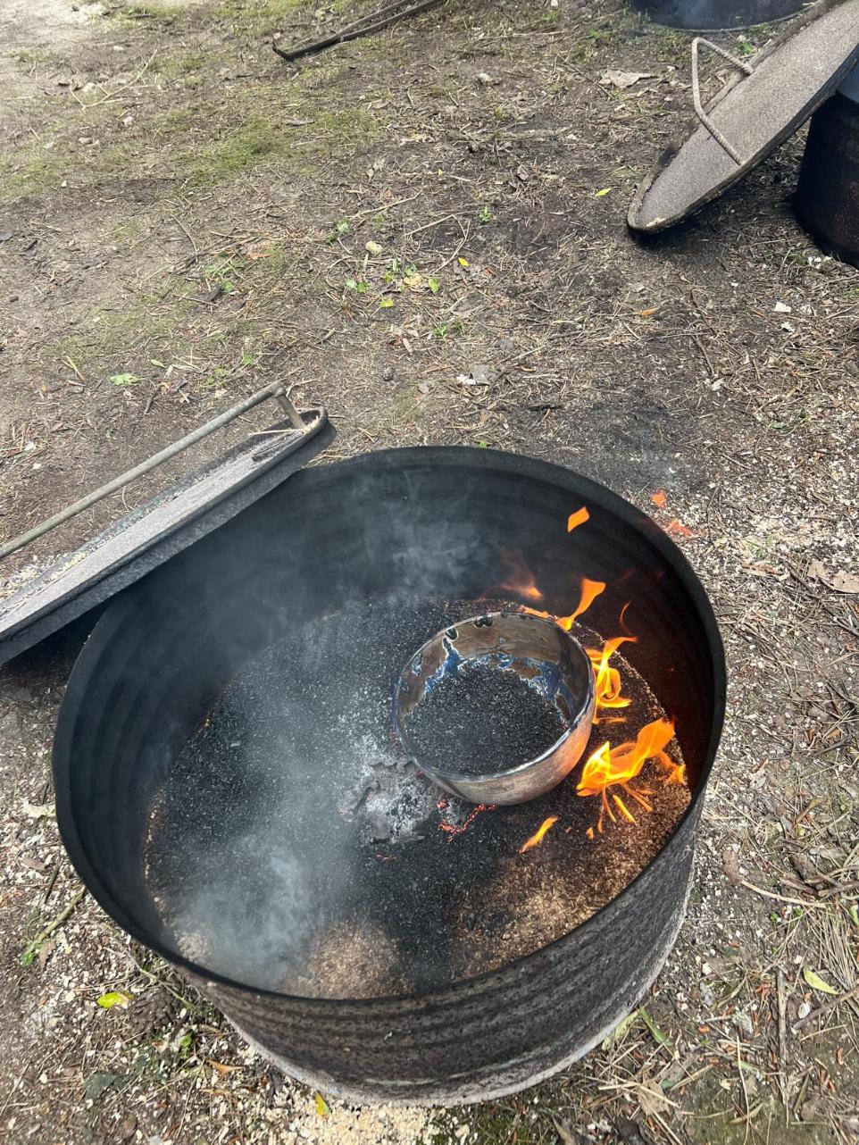Clases grupals de ceràmica amb raku a Mallorca